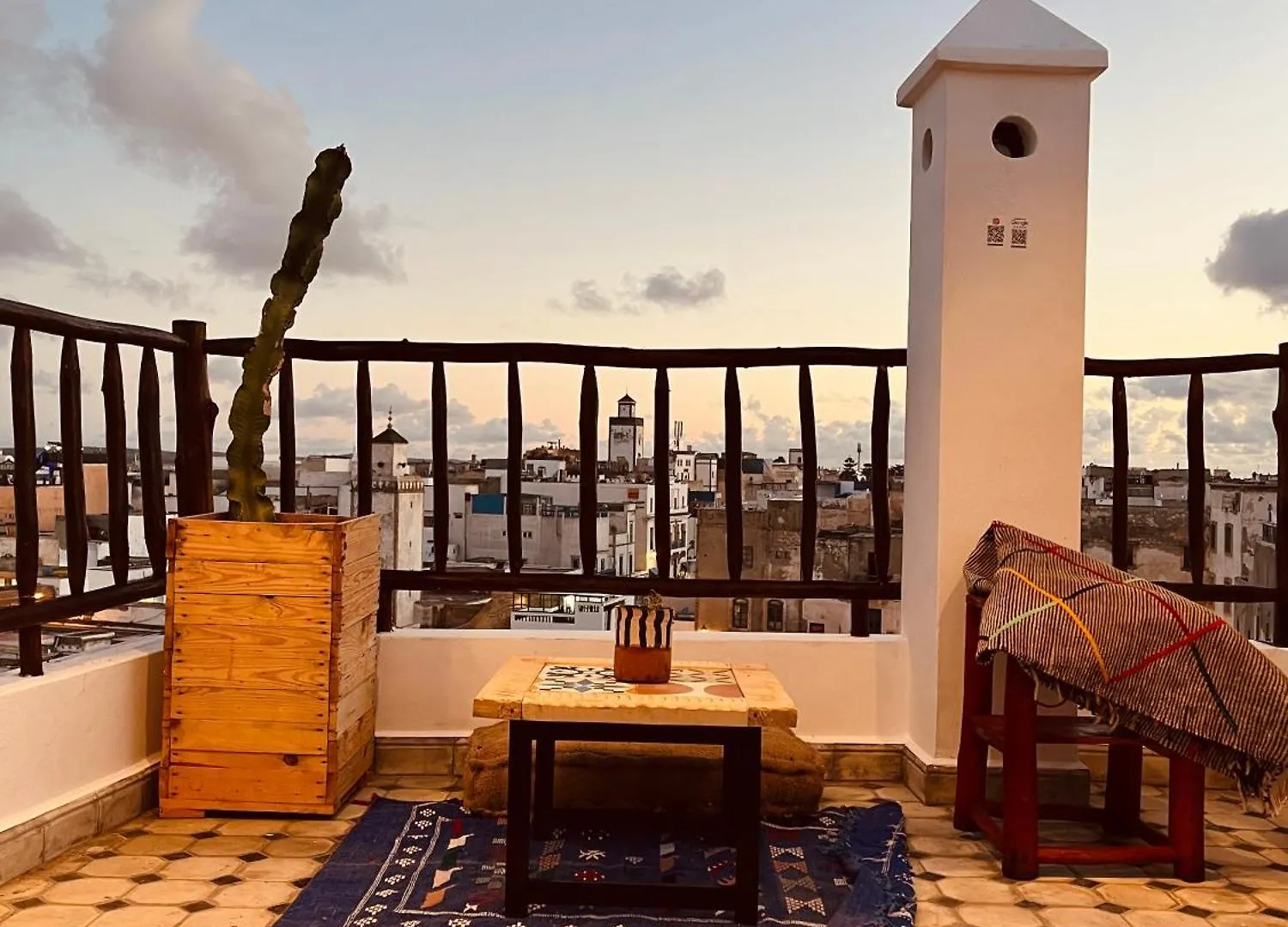Hostel Riad Maqam 에사우이라 모로코