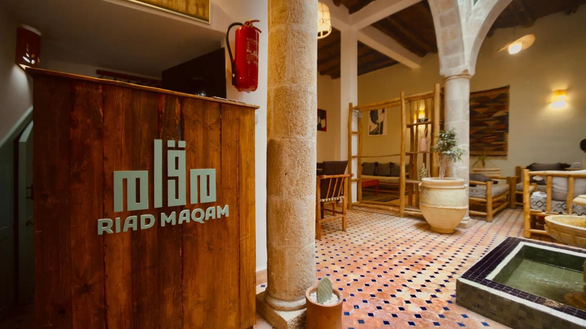 Hostel Riad Maqam 에사우이라 모로코