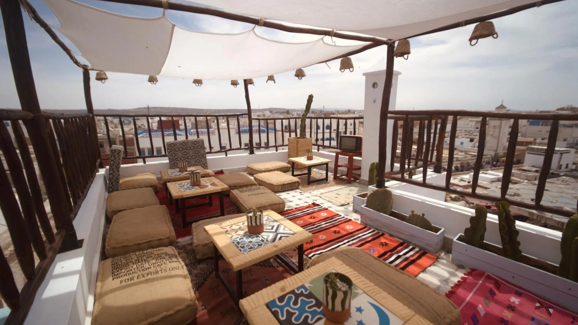 Hostel Riad Maqam 에사우이라