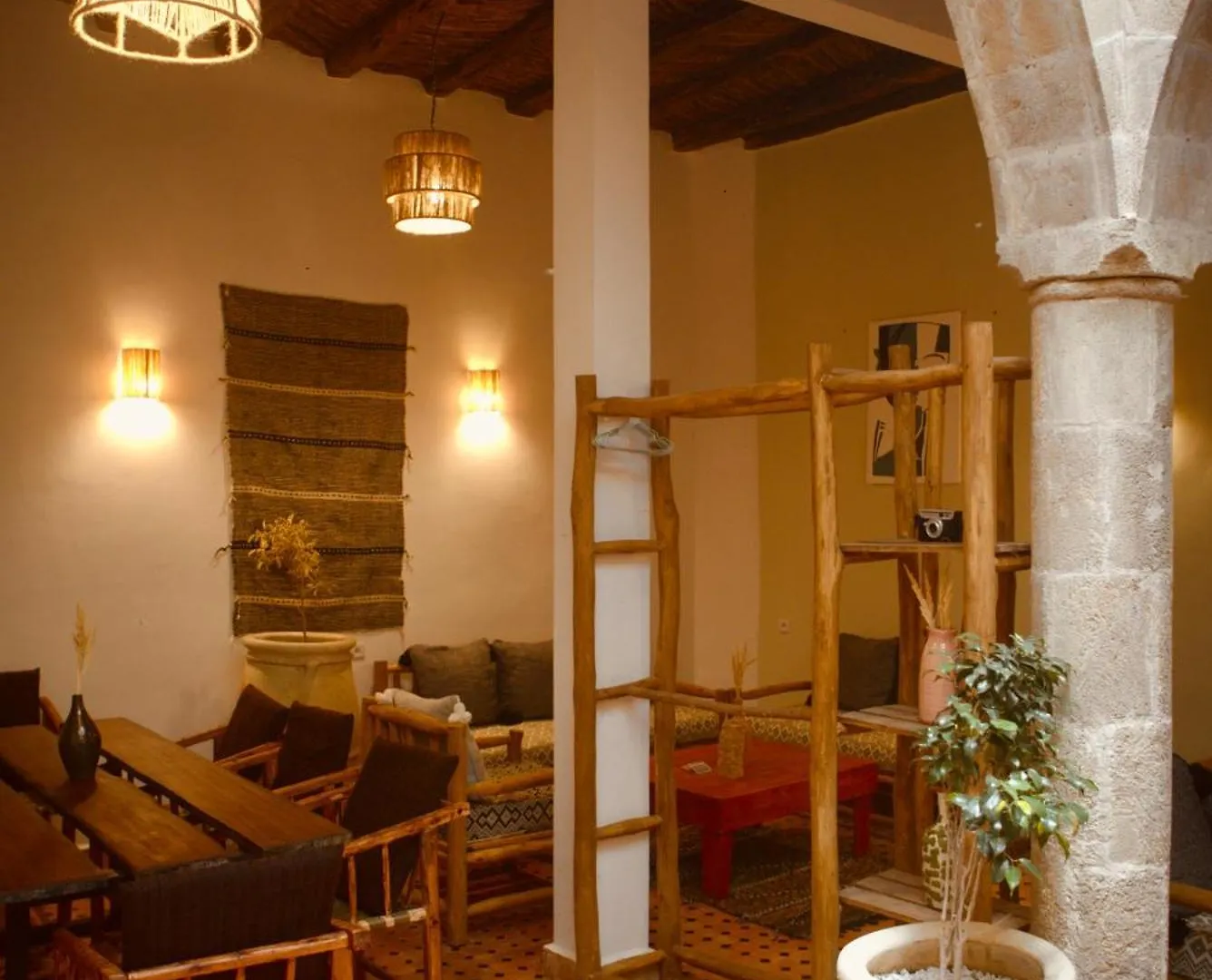 Hostel Riad Maqam 에사우이라 모로코