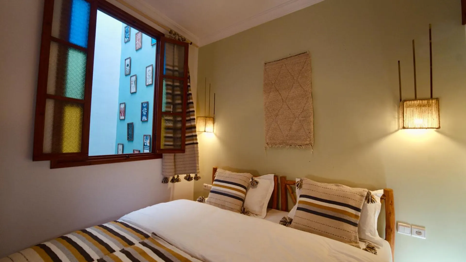 Hostel Riad Maqam 에사우이라