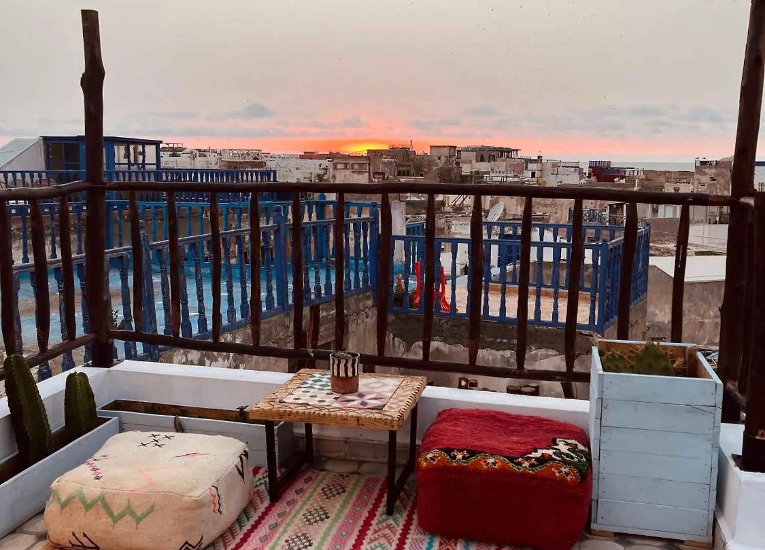 Hostel Riad Maqam 에사우이라