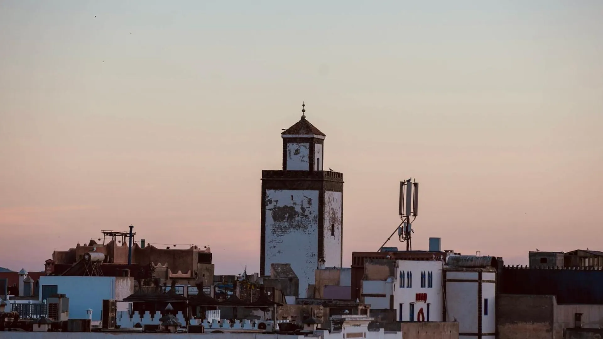 Hostel Riad Maqam 에사우이라